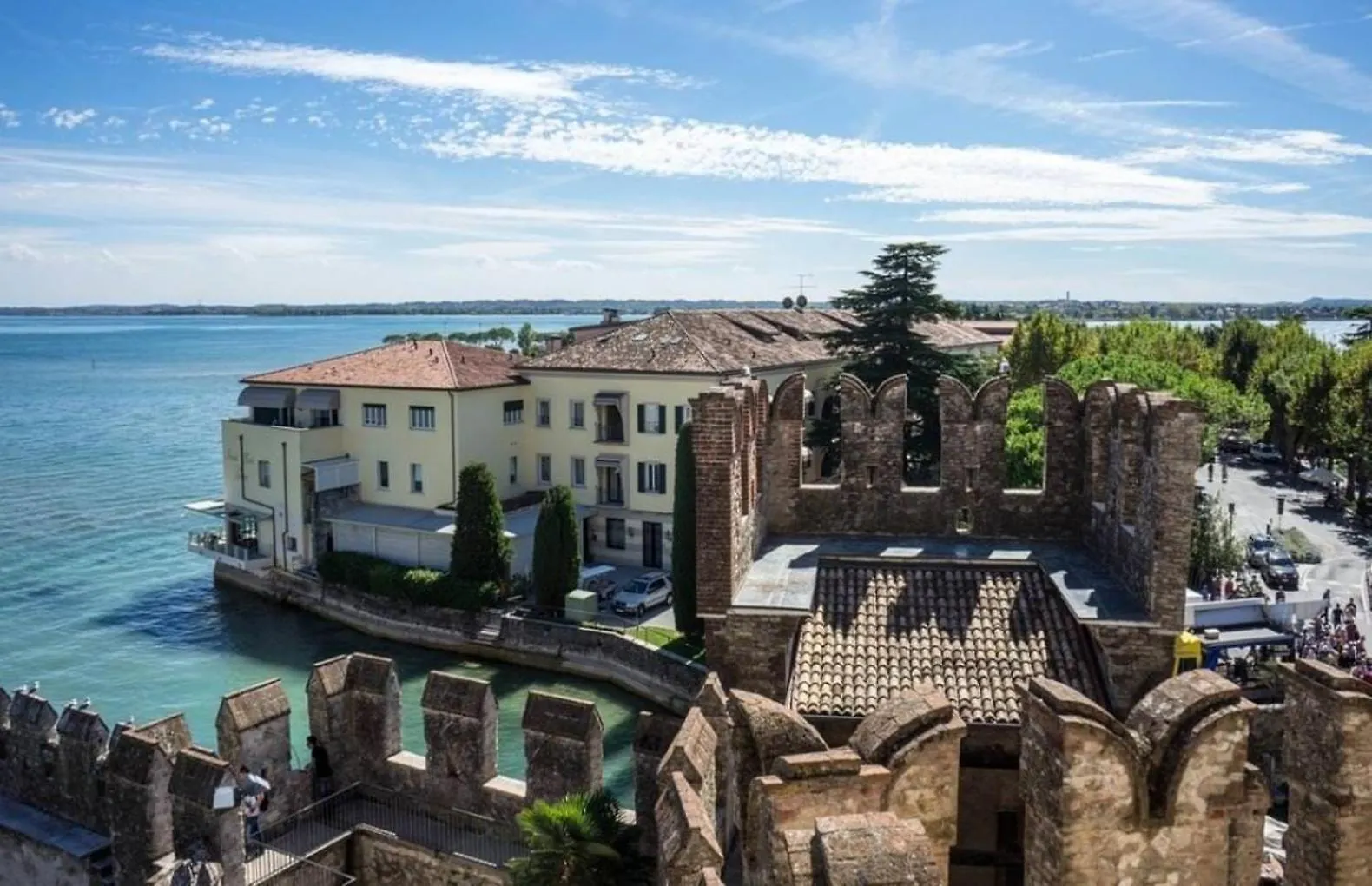 Anubi Apt-5 Min Dal Lago Di Garda-Giardino Privato Sirmione 0*,  Italia