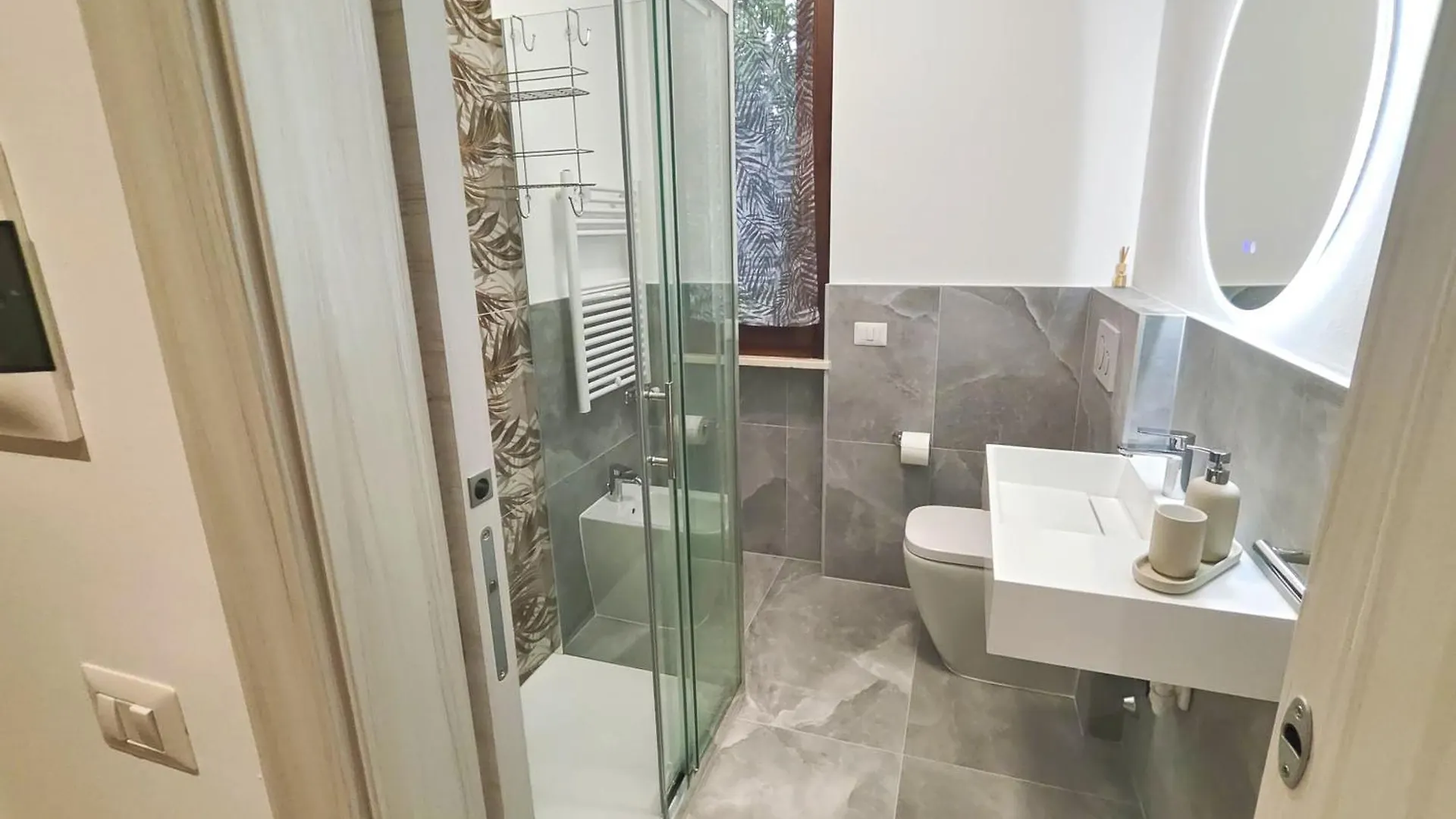 Anubi Apt-5 Min Dal Lago Di Garda-Giardino Privato Sirmione Italy